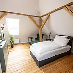 6 130 M2 Wundervoll Sanierte Zentral Ruhig Hochwertig Appartement *