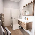 6 130 M2 Wundervoll Sanierte Zentral Ruhig Hochwertig Appartement *