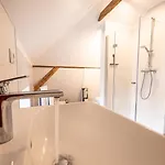 6 130 M2 Wundervoll Sanierte Zentral Ruhig Hochwertig Appartement *