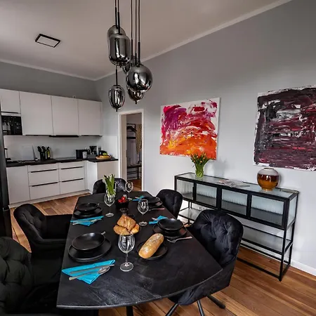 6 130 M2 Wundervoll Sanierte Zentral Ruhig Hochwertig Apartamento
