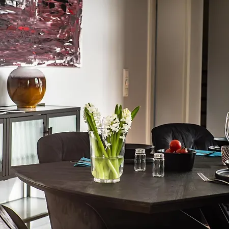 6 130 M2 Wundervoll Sanierte Zentral Ruhig Hochwertig Apartamento